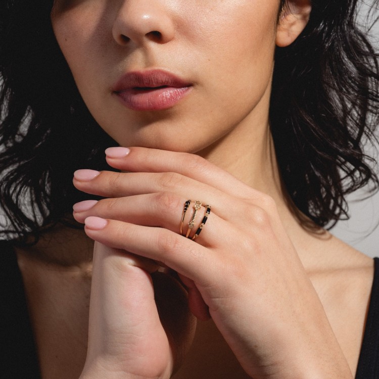 Solid Gold Black Agate Baguette Band
