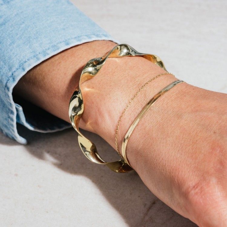 Slinky Herringbone Bracelet